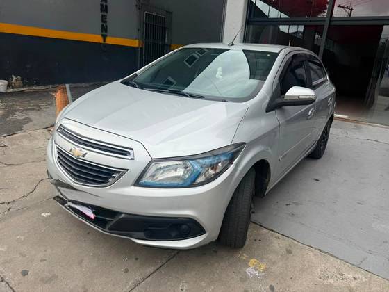 CHEVROLET ONIX 1.4 MPFI LT 8V FLEX 4P MANUAL CHEVROLET ONIX 1.4 MPFI LT 8V FLEX 4P MANUAL